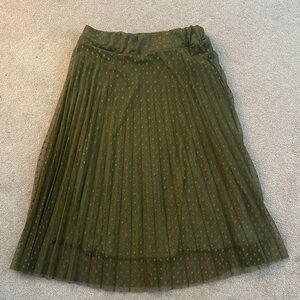 Chic olive A-line skirt with pleated design from Lucy in the Sky. NWT